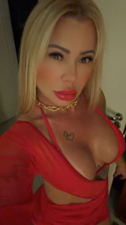 Massagista sensual em Balneário Camboriú - SC - Mary Massagem nuru. Deslisando todo o meu corpo sobre o seu .
