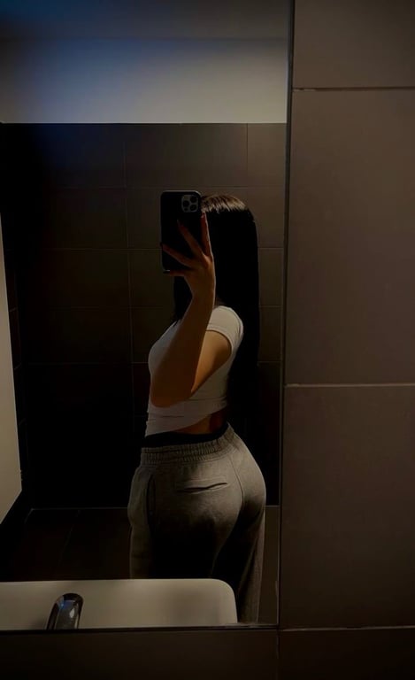 Me chamo Jana, prometo que minhas mãos vão te convencer a querer mais… Massagem