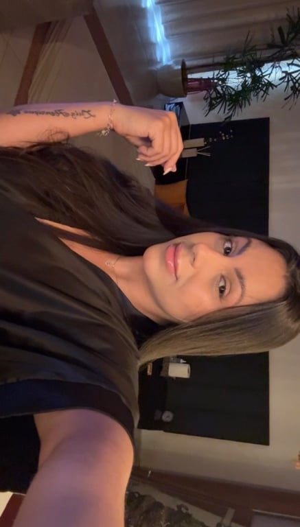Kali Permita se sentir, desacelerar e se conectar profundamente Massagem nuru