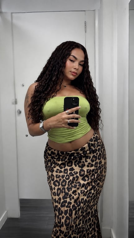 Ana Livia Tântrica e Nuru com valores promocionais Centro,JP. Massagem