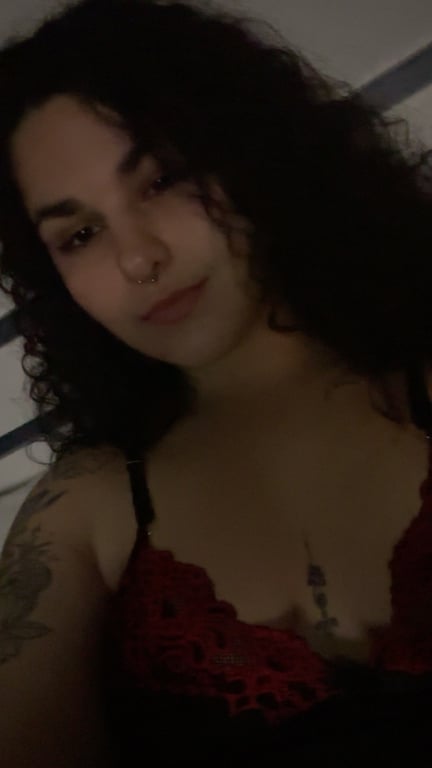 Yasmin | Massagem relaxante Massagem nuru em
