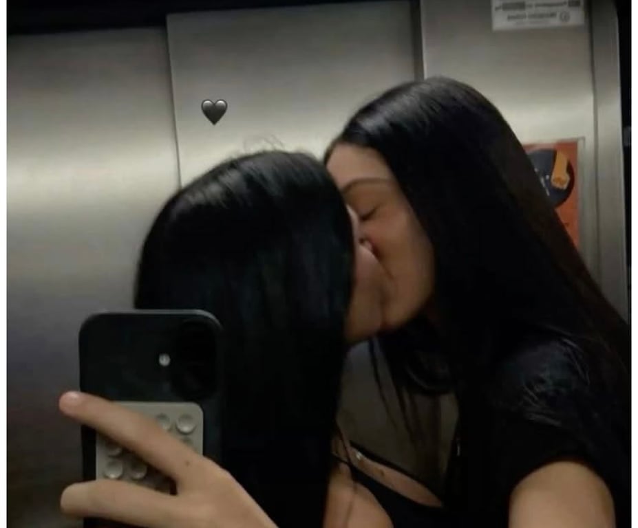 Dupla Exclusiva – Experiência Intensa com Duas Gatas.