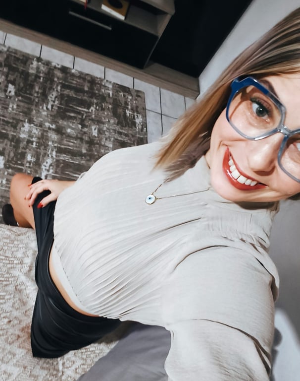 Geovana Massoterapeuta e Terapeuta ! CLIQUE E SAIBA Massagem