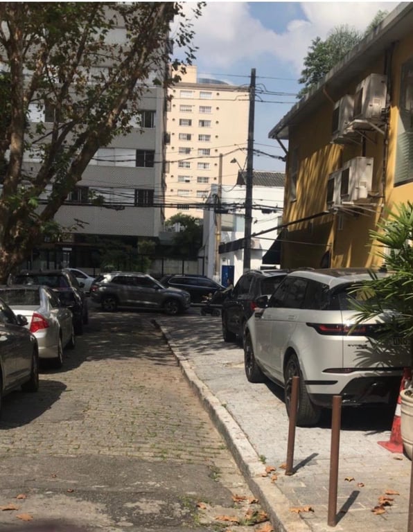Milena massoterapeuta em um espaço aconchegante Massagem tântrica em