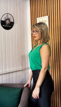 Geovana Massoterapeuta e Terapeuta ! CLIQUE E SAIBA