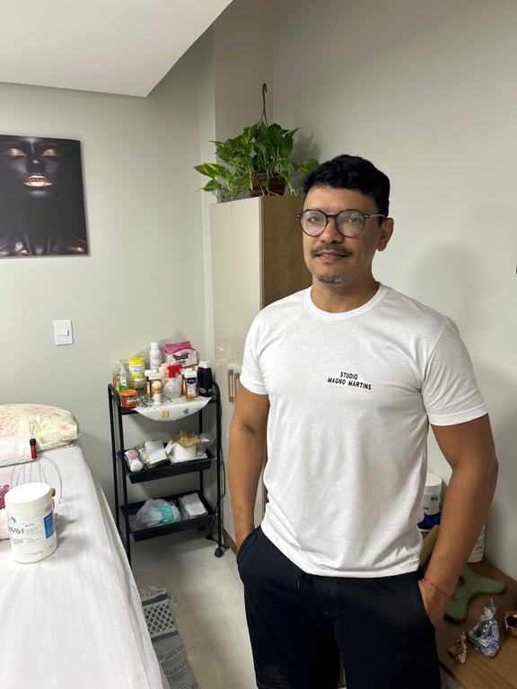 Magno Martins especialista em massagens e depilação Massagem sensual