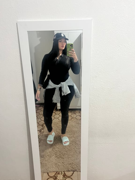 Lana Massoterapeuta Sou simpática, atenciosa, limpa e cheirosa Massagem tântrica