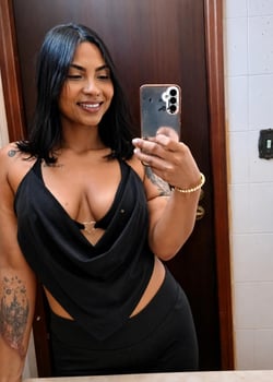 Joyce  Nuruu+Tântrica