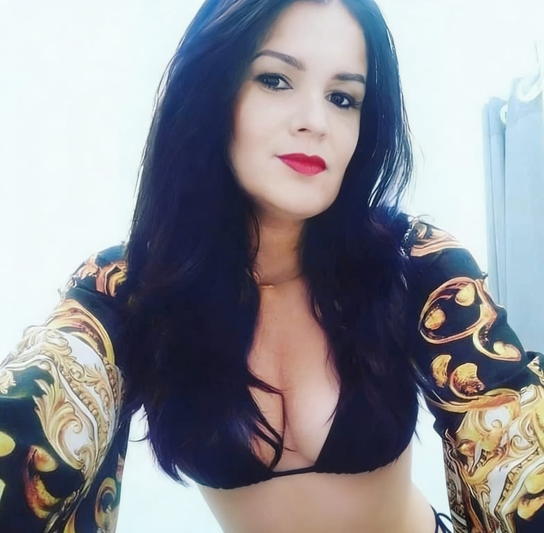 Lívia Lopes Massoterapeuta Massagem Relaxante Massagem sensual