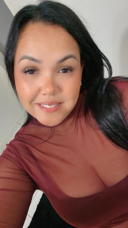 Camile Massagem Tântrica Relaxamento e Experiência Sensorial