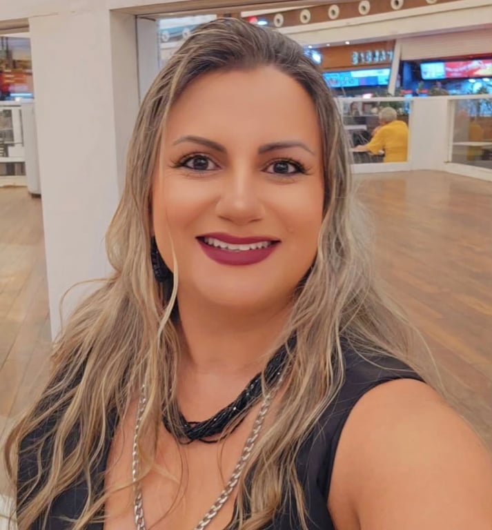 Anny | Massagem Tântrica e Experiência de Relaxamento Massagista