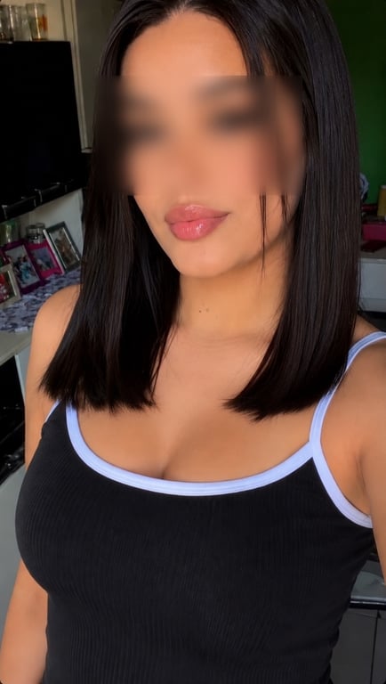 Linda menina educada e tranquila vem me conhecer amor! Massagem sensual