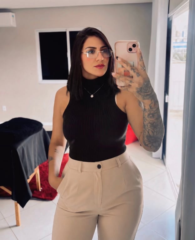 Sabrina MIX DE MASSAGEM RELAXANTE ,NURU , SENSITIVA E A LINGAM Massagem nuru