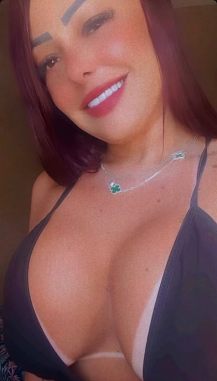 Daiane Ferrari Um atendimento sensual e envolvente Massagem nuru em
