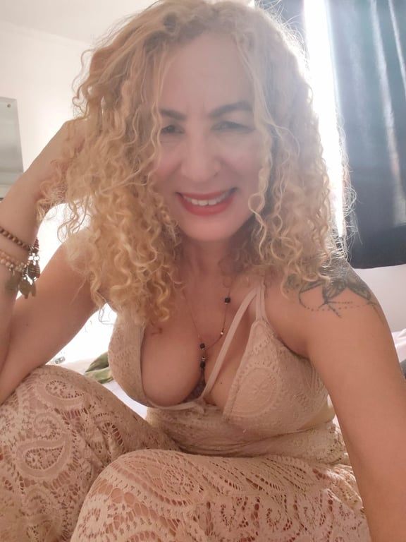 Massagem relaxante, sensuais e depilações