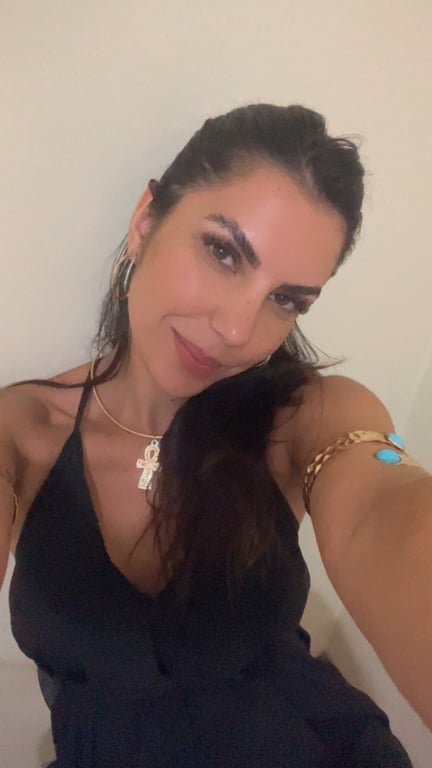 Nara Psicanalista e Terapeuta Tântrica energética Massagem nuru em
