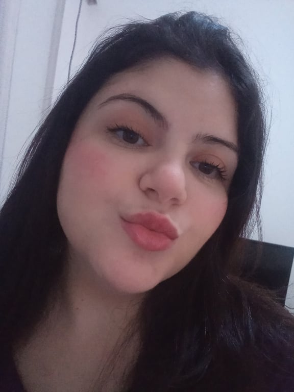 Branquinha linda das mãos de fada!vem sentir o toque das minhas mãos!