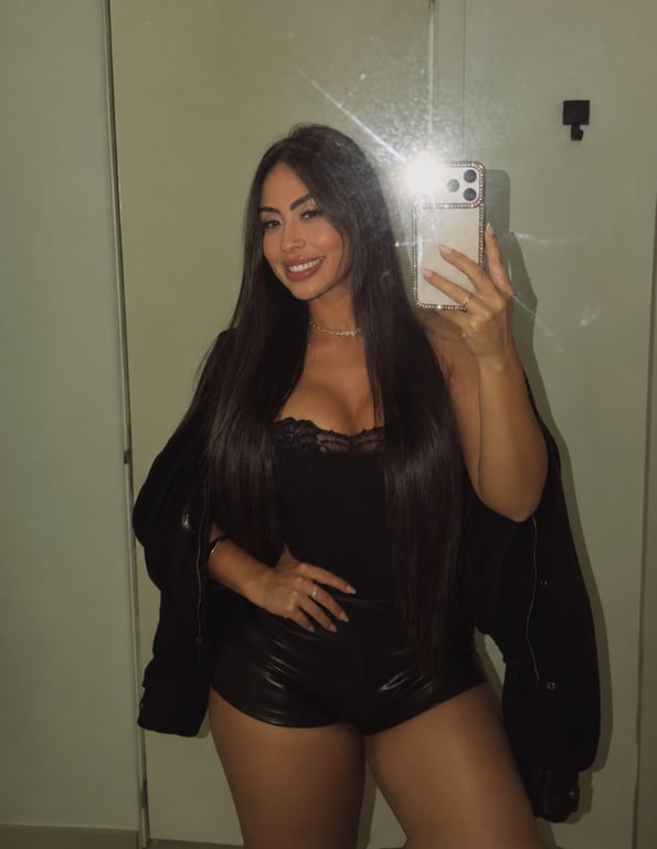 Fernanda massoterapeuta profissional e especialista em sensitiva .