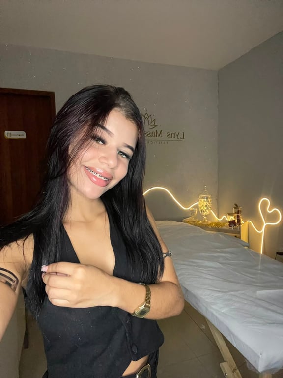 Safira Lyns massoterapeuta profissional