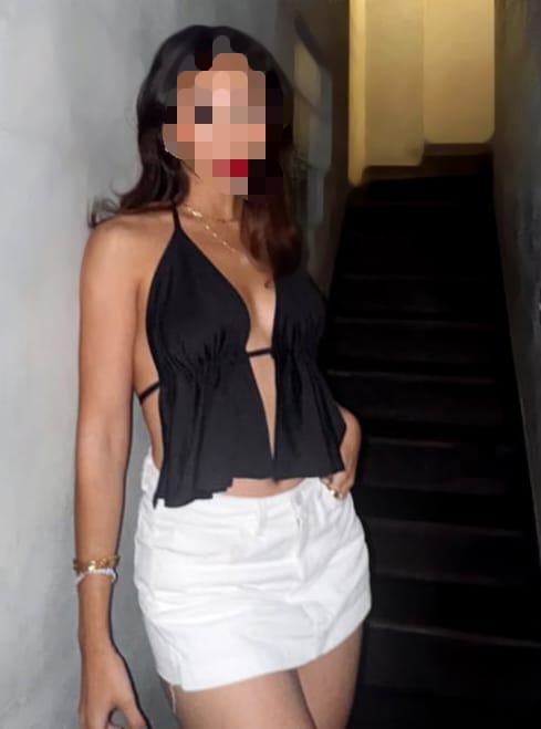Sabrina especializada em massagens. Massagem