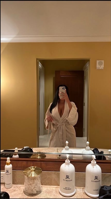 Olá, me chamo Jana, e eu posso te fazer uma massagem deliciosa!