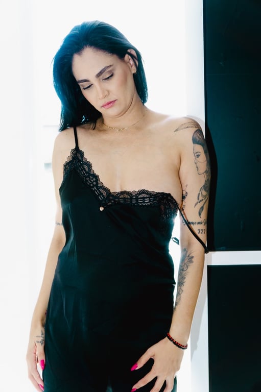 Tata conexão e prazer sensorial. Massagem sensual