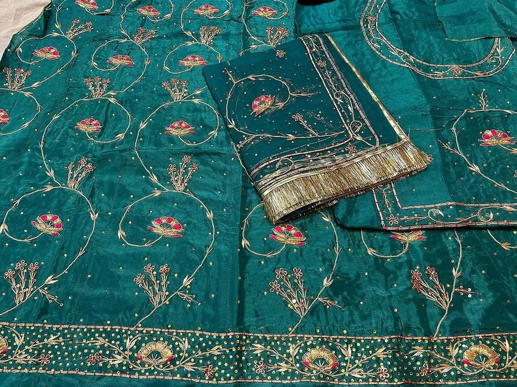 Heavy New Upada Crape With Pure Thakur ji Odhni Poshak AK