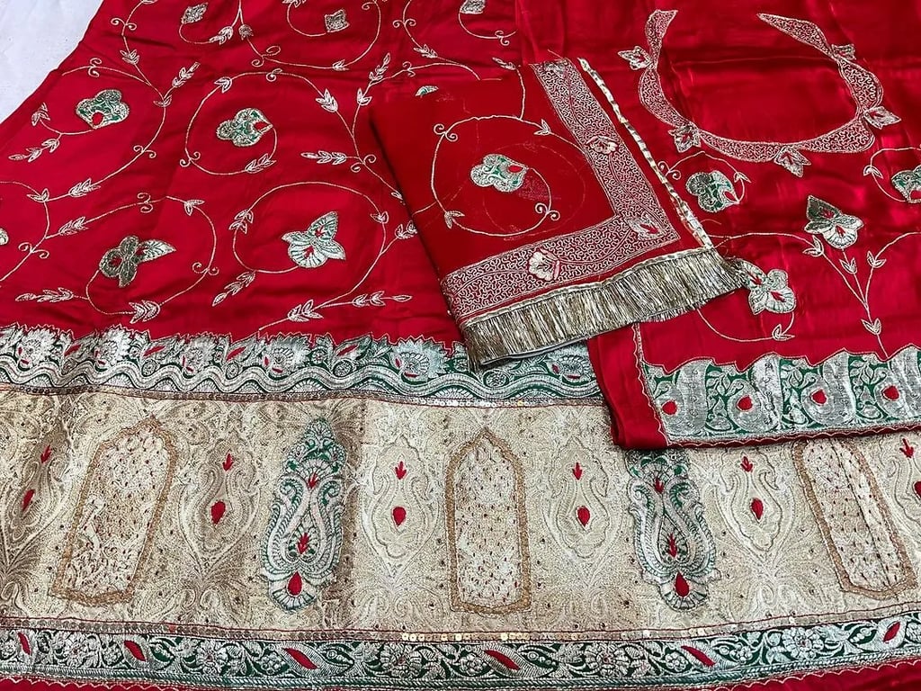 Bembar satin Chanderi Poshak Ak