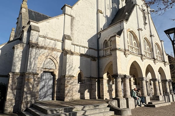 Découvrez l’Église catholique de la Nativité-de-Notre-Dame à Linselles, monument religieux emblématique de la commune et lieu de culte chargé d’histoire.