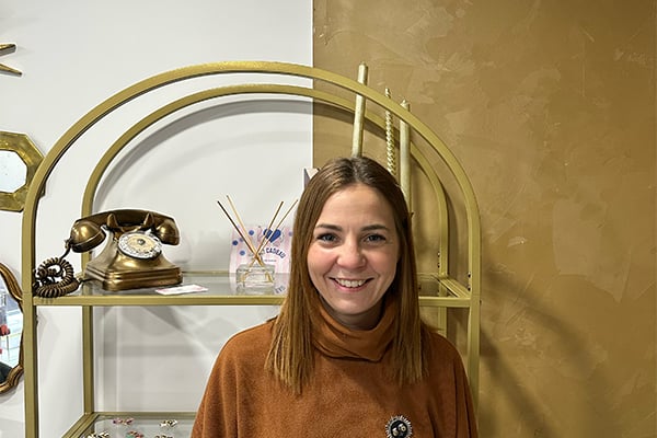 Onglerie de Shani à Linselles