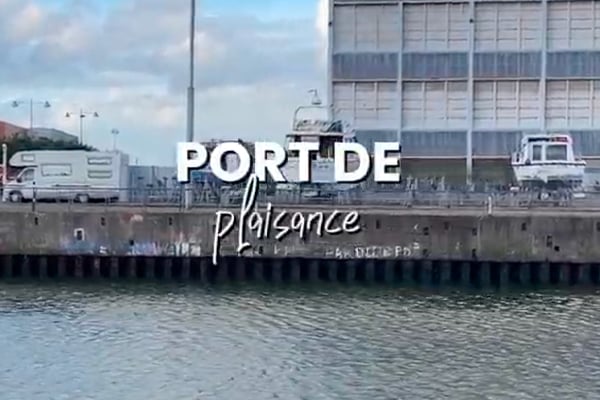 Découvrez la plage de Malo-les-Bains à Dunkerque, vaste étendue de sable fin idéale pour la baignade, les promenades et les activités en bord de mer