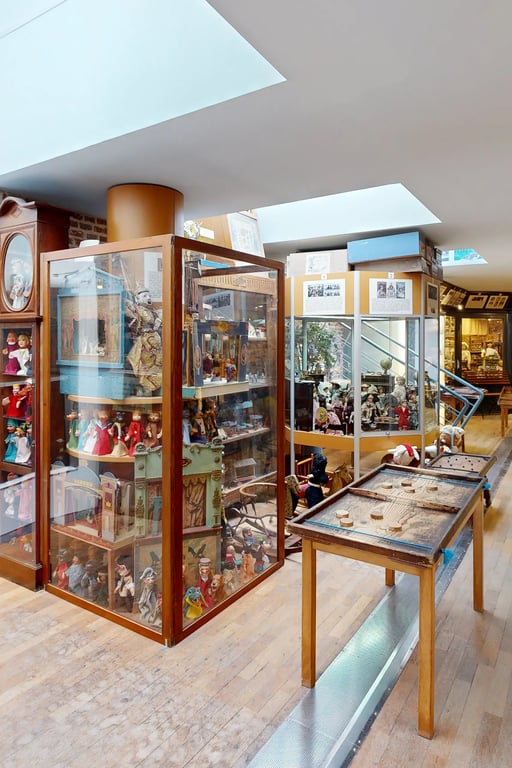Musée de la poupée et du jouet ancien 