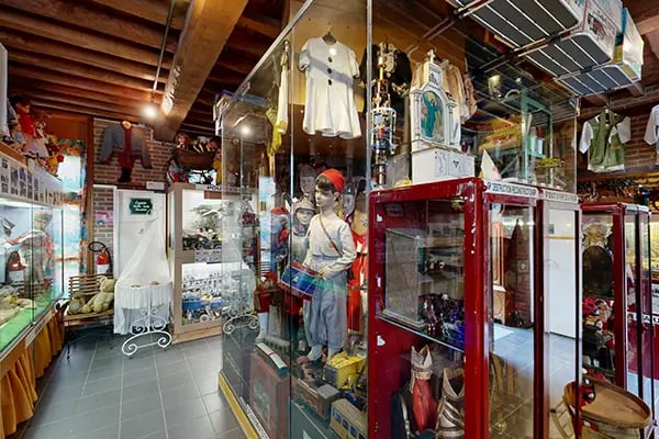 Musée de la poupée et du jouet ancien 