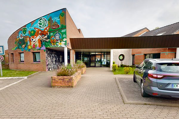 Découvrez le Centre Culturel Paul Valéry à Bousbecque, espace municipal accueillant spectacles, expositions, ateliers et activités culturelles.