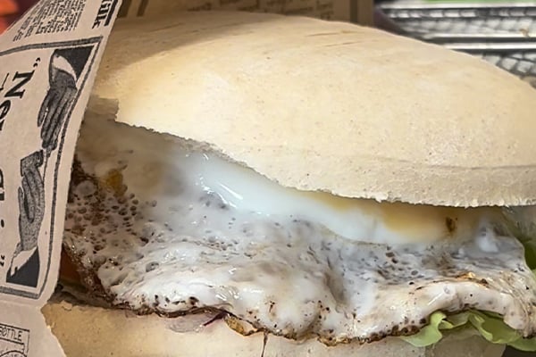 Découvrez Ô Clemenceau à Hem (59), friterie-snack proposant burgers, frites fraîches et menu à emporter dans une ambiance conviviale.