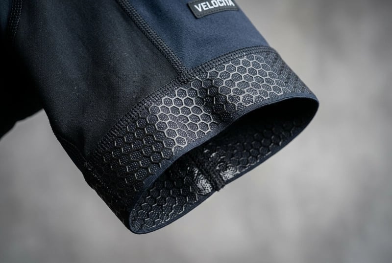 Silicone leg gripper seamless hem