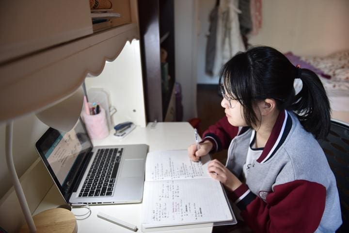每晚准点关机的秘诀!5个方法教中学生缓解失眠和熬夜! | 文字碌碌 4个方法教中学生缓解失眠和熬夜!