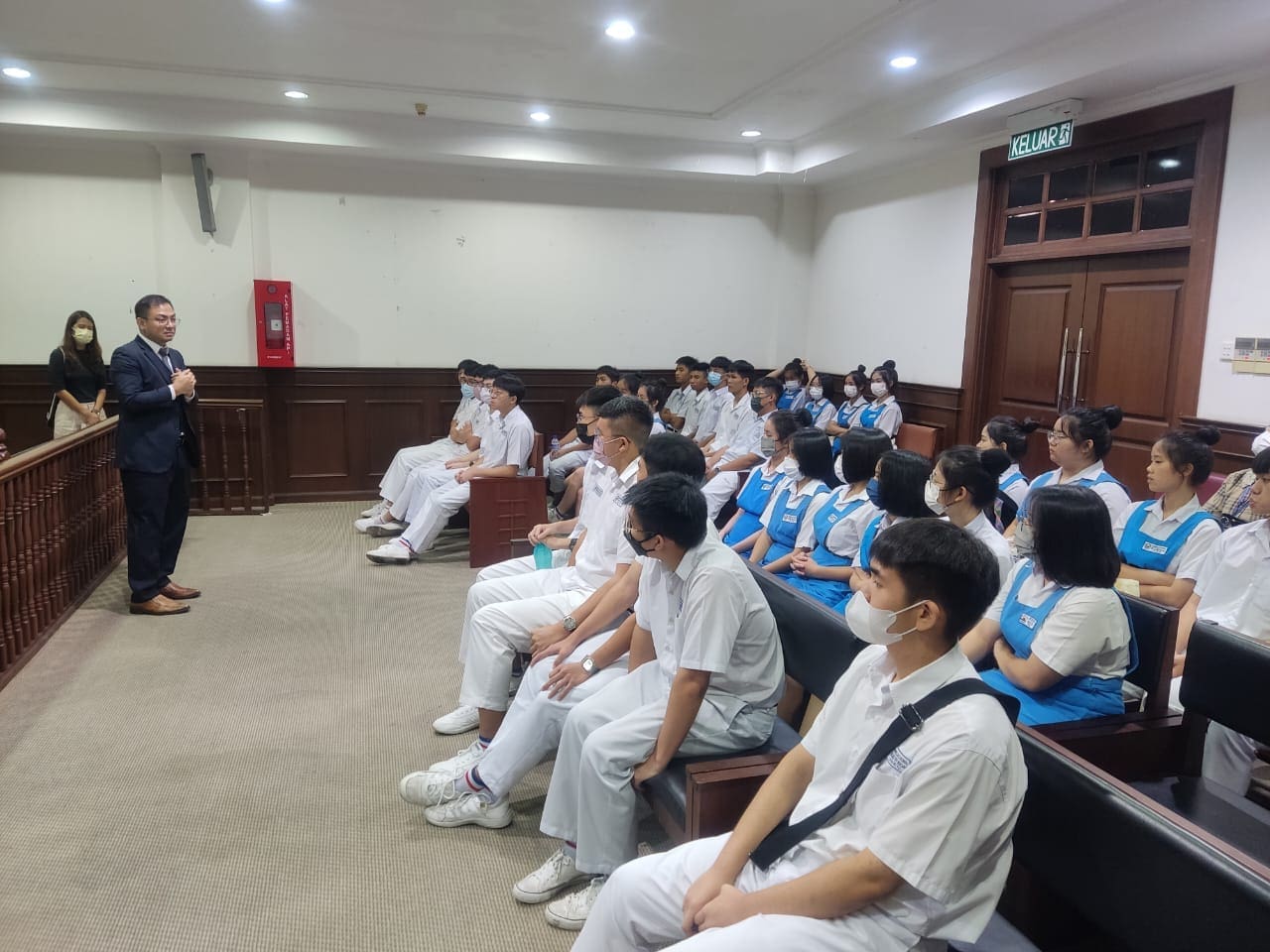 日新独中|老师带领学生参观槟城高庭,深入了解马来西亚司法体系 | 文字碌碌 日新独中|老师带领学生参观槟城高庭,深入了解马来西亚司法体系 | 文字碌碌