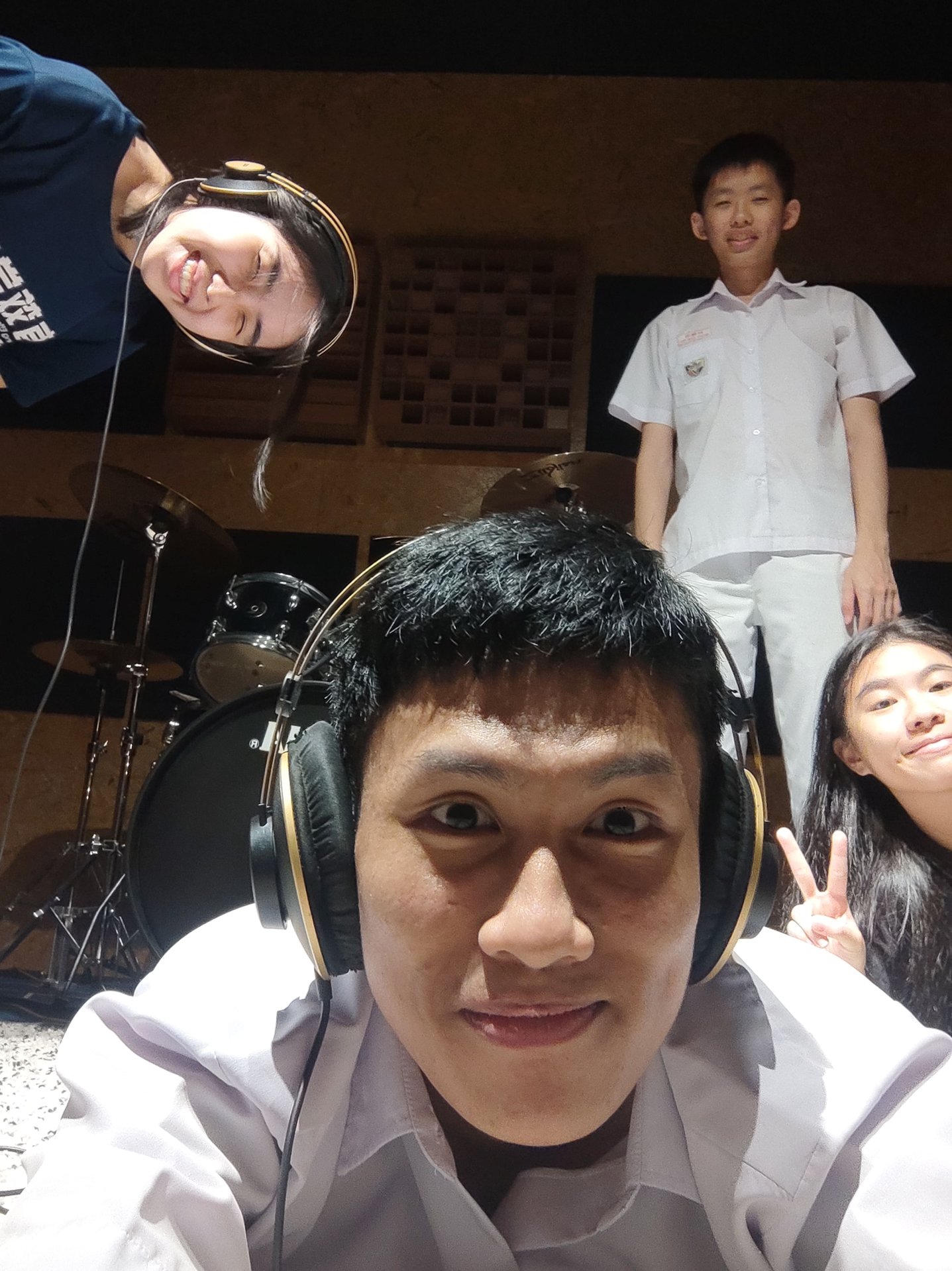 【录音室就像我们的第二个家】Young And Brave!吉华独中2023年毕业主题曲——《星光》|🎓专访#10 | 文字碌碌 【录音室就像我们的第二个家】Young And Brave!吉华独中2023年毕业主题曲——《星光》|🎓专访#10 | 文字碌碌