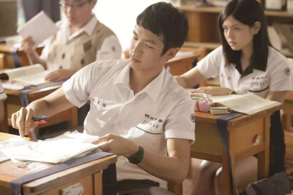 中学生长大后真的会后悔在中学时代没有告白吗? | 文字碌碌 中学生长大后真的会后悔在中学时代没有告白吗?
