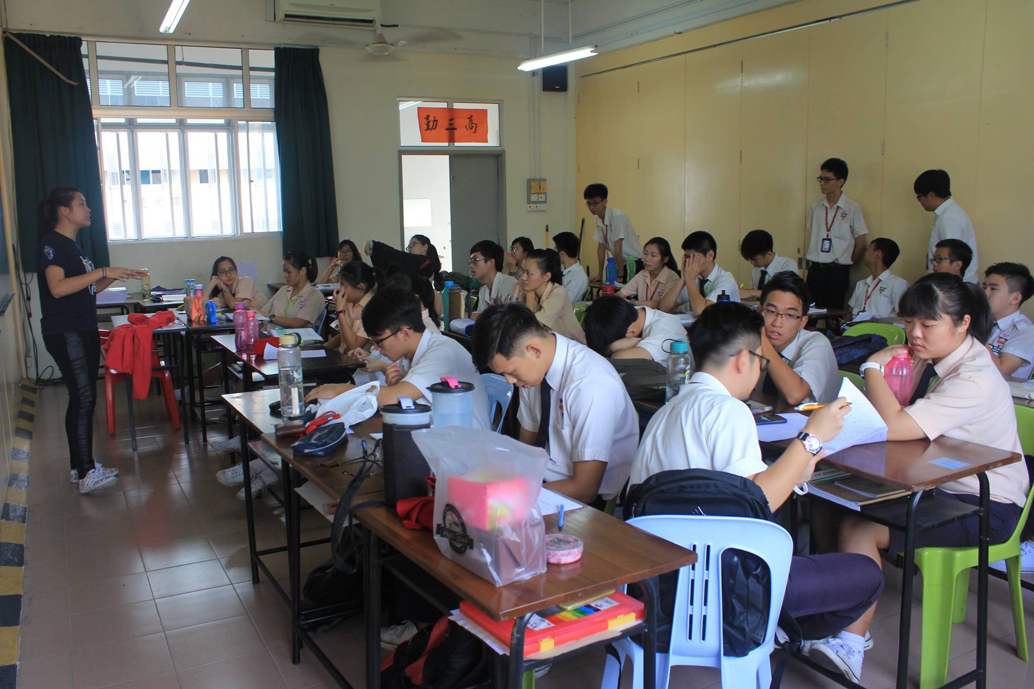 为什么学校那么不自由,这么多人毕业后会舍不得它? | 文字碌碌 班上上课