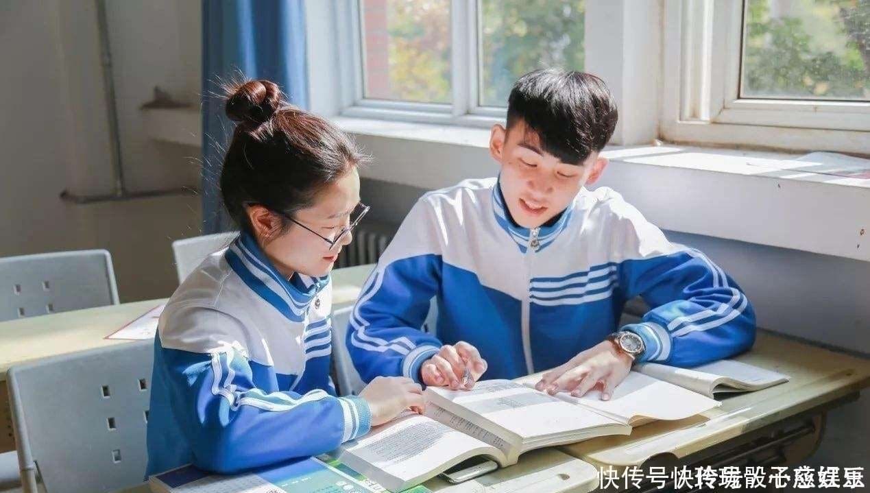 为什么我们更容易对同桌产生好感? | 文字碌碌 为什么我们更容易对同桌产生好感? | 文字碌碌