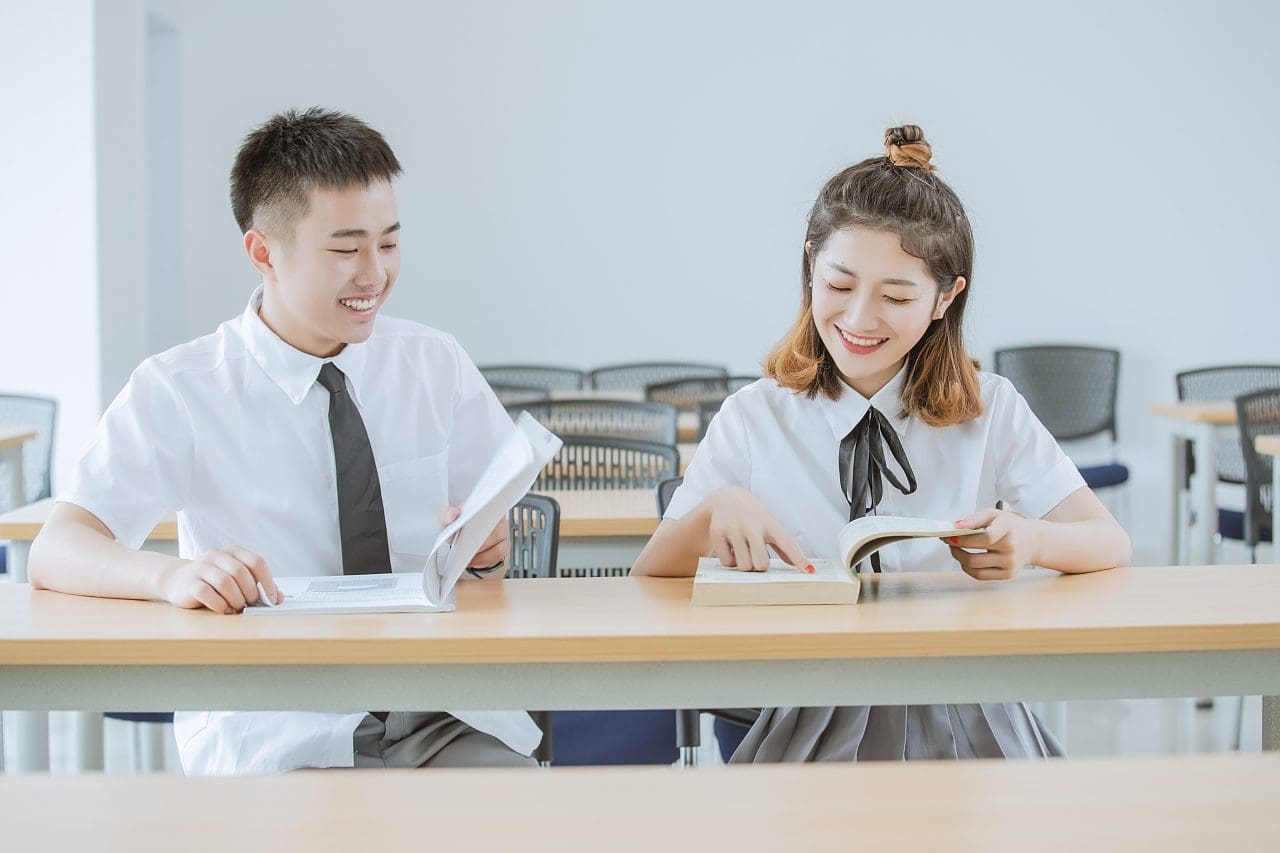 中学生到底适不适合谈恋爱?学生必知的4个观点! | 文字碌碌 中学生到底适不适合谈恋爱?学生必知的4个观点! | 文字碌碌