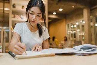 盘点那些容易被老师“遗忘”的中等生...10个学生中有5个深有共鸣! | 文字碌碌 盘点那些容易被老师“遗忘”的中等生...10个学生中有5个深有共鸣! | 文字碌碌