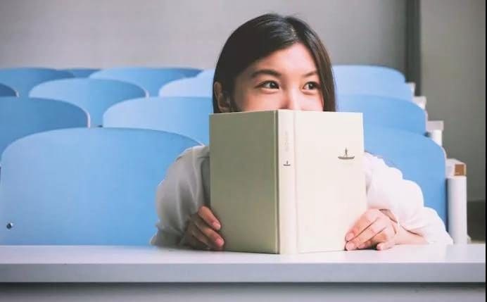 打破刻板印象:内向学生的超能力!我们以后适合从事哪些职业? | 文字碌碌 打破刻板印象:内向学生的超能力!我们以后适合从事哪些职业? | 文字碌碌