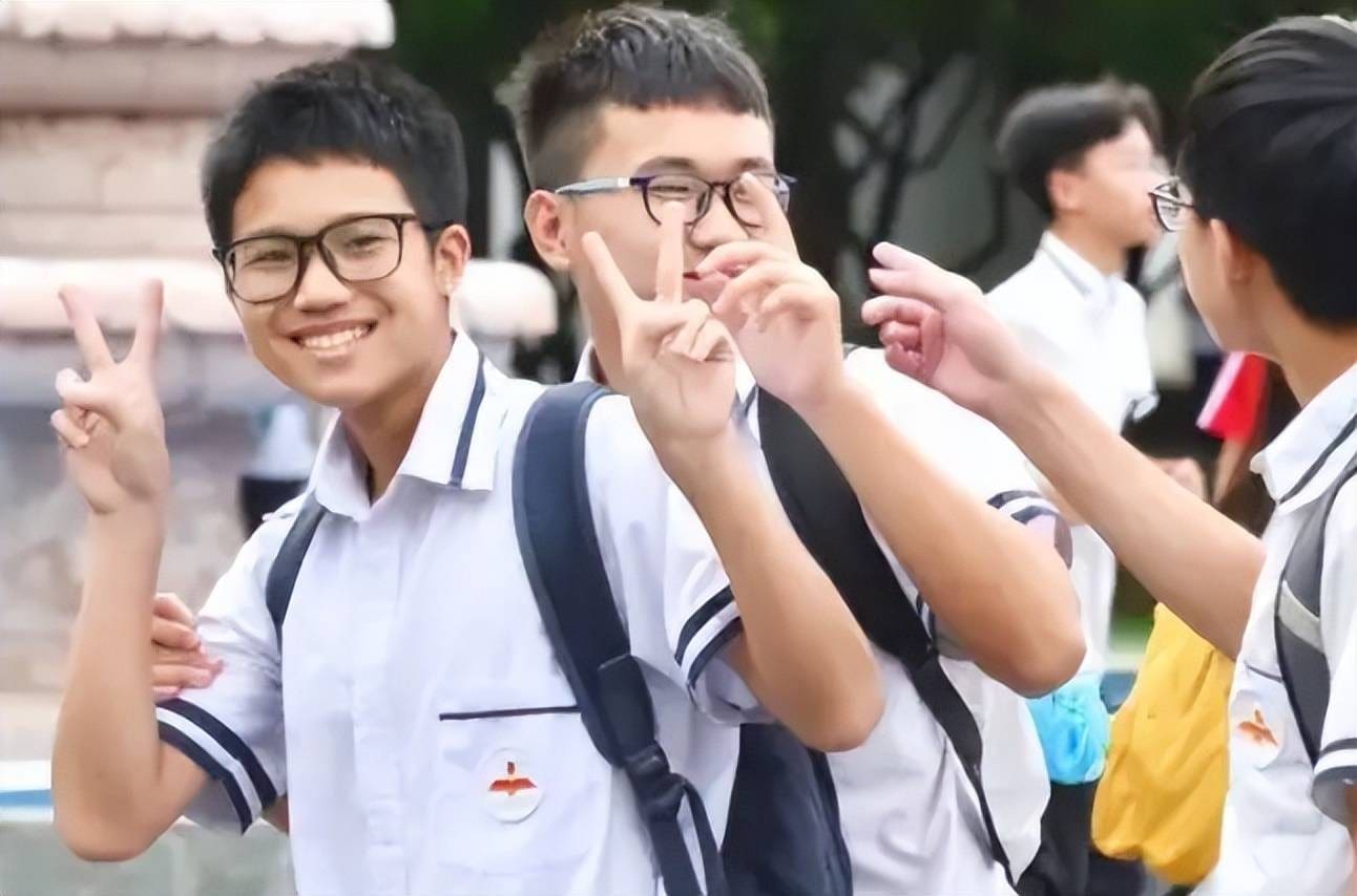 为什么大人总说学生时期更好?作为学生有时真的是矛盾又窃喜... | 文字碌碌 为什么大人总说学生时期更好?作为学生有时真的是矛盾又窃喜... | 文字碌碌
