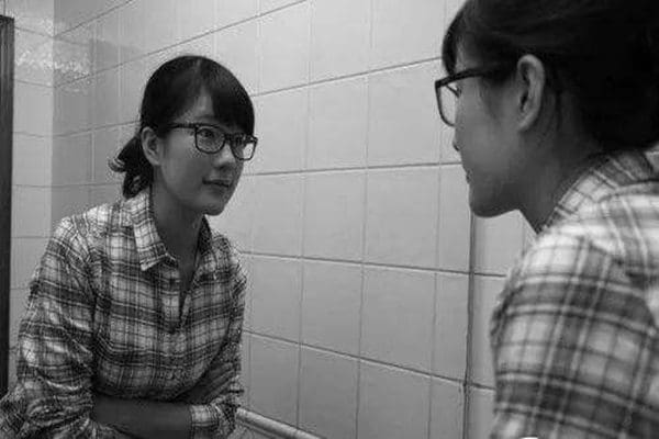 总是觉得镜子里的自己比较好看?拍照突然变丑?4个原因来告诉你为什么! | 文字碌碌 总是觉得镜子里的自己比较好看?拍照突然变丑?4个原因来告诉你为什么! | 文字碌碌