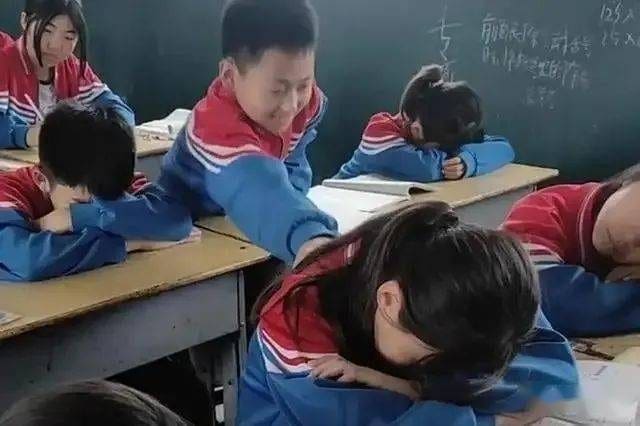 学生圈里的恶作剧:哪些适合开玩笑,哪些要避免?盘点7个班上经典的恶作剧! | 文字碌碌 学生圈里的恶作剧:哪些适合开玩笑,哪些要避免?盘点7个班上经典的恶作剧! | 文字碌碌