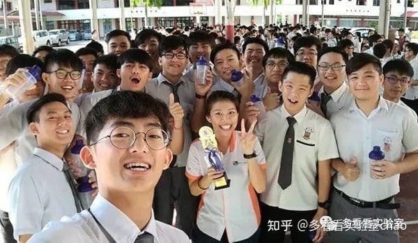 为什么总有人说中学是小社会?这些中学潜规则踏出校门前一定要知道! | 文字碌碌 为什么总有人说中学是小社会?这些中学潜规则踏出校门前一定要知道! | 文字碌碌