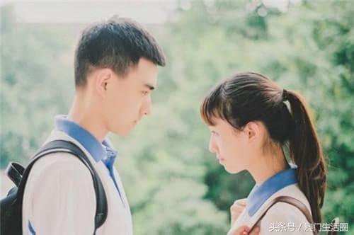 偷瞄?不敢表白?学生时期暗恋的那些事 | 文字碌碌 偷瞄?不敢表白?学生时期暗恋的那些事 | 文字碌碌